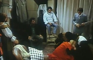 پورنو سکسی مرد در دستگاه خود را کمی ژاپنی کاشته