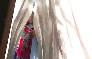 پورنو سکسی شجاعانه سیاه پوست سخت به توبه با صاحب باشگاه