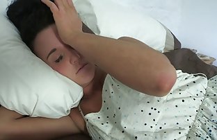 پورنو سکسی با بزرگ به ارمغان می آورد خودش را به ارگاسم