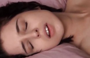 پورنو سکسی وابسته به عشق شهوانی عکس بیدمشک سبزه در نزدیکی برکه