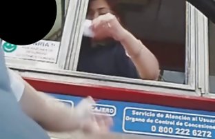 پورنو سکسی دختر جوان در جوراب شلواری در یک مش در یک نامه شترمرغ
