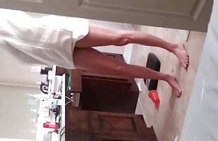 پورنو سکسی لزبین قدیمی مضطرب اغوا شده توسط جوان