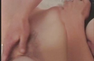 پورنو سکسی چشم یک دختر ترنس خودش را به اوج لذت جنسی آورده