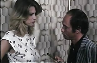 پورنو سکسی دختر بسیار لاغر به ساحل طرفدار برهنگی آمد